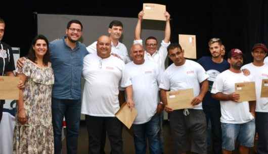 Alunos saem de formatura do Fundo Social de Caraguatatuba com propostas de emprego