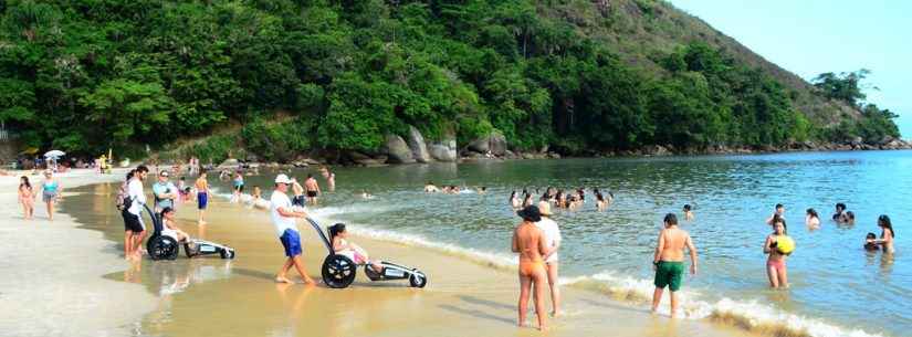 Alunos de escola municipal de Caraguatatuba realizam trabalho de conscientização na Prainha