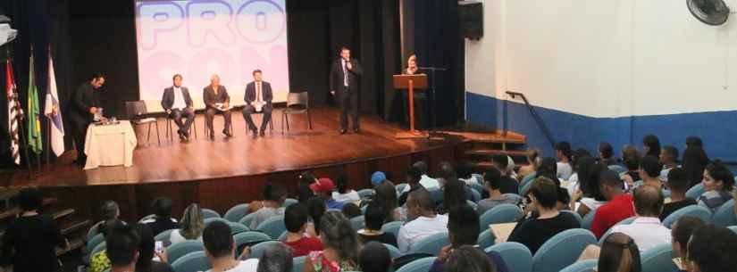 Palestra de inteligência financeira do Procon de Caraguatatuba para alunos do EJA e comunidade é nesta quinta-feira (31)