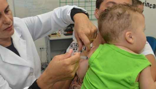 Caraguatatuba recebe novo lote de vacinas pentavalente