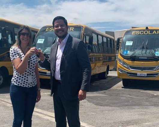 Caraguatatuba recebe mais quatro ônibus para transporte escolar