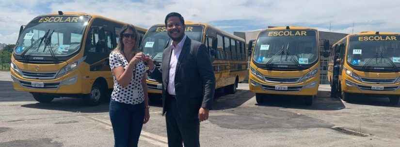 Caraguatatuba recebe mais quatro ônibus para transporte escolar