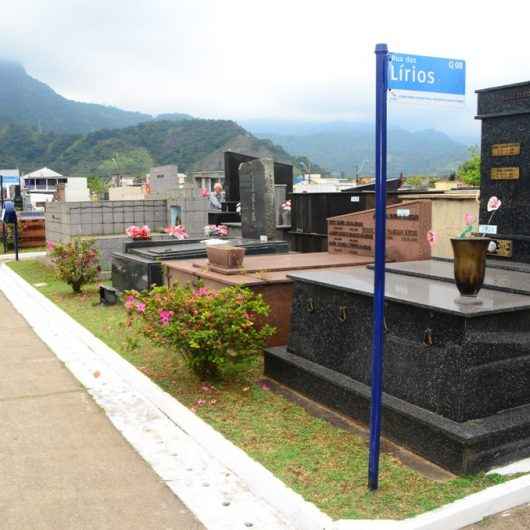 Prefeitura faz reparos no Cemitério Municipal de Caraguatatuba para o Dia de Finados
