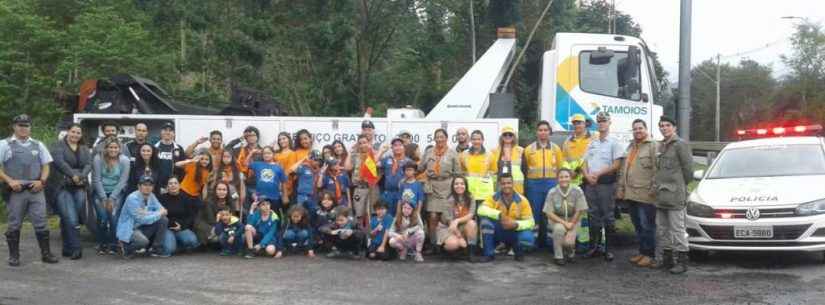 Grupo de Escoteiros participa da Semana Nacional do Trânsito