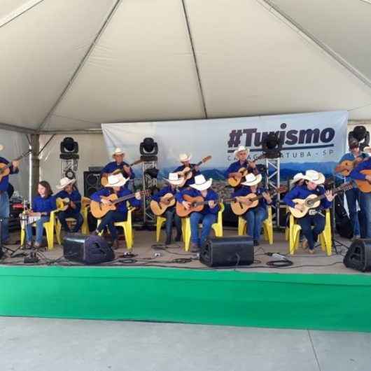 Orquestra de Viola Caipira faz apresentação especial na Praça do Coreto de Caraguatatuba