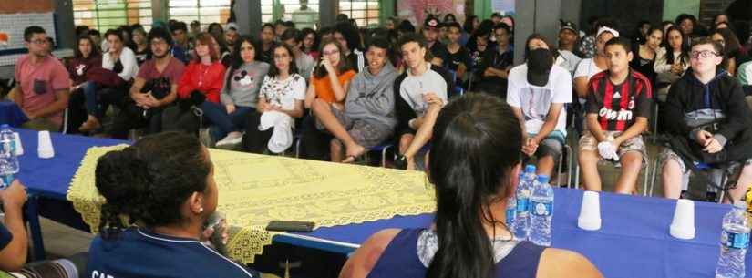 Paratletas de Caraguatatuba emocionam alunos de escola estadual com histórias de superação