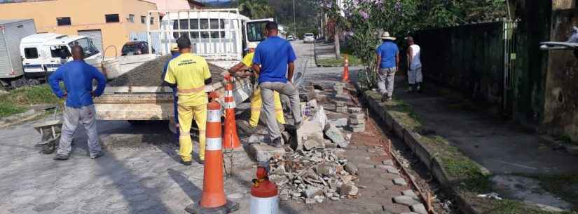 Novas sarjetas para escoamento de água das chuvas são confeccionadas no Tinga e Gaivotas