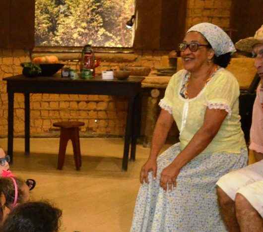 Contadores de história de Caraguatatuba recebem Moção de Congratulação na Câmara Municipal