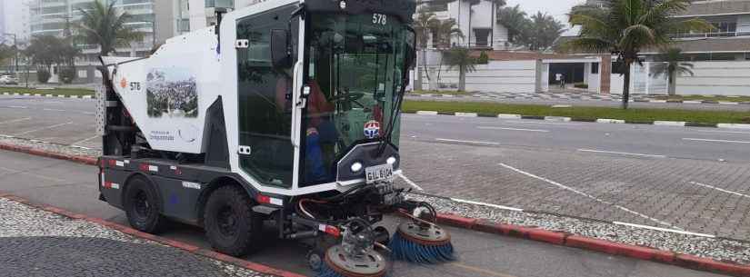 Prefeitura reforça serviços de limpeza e roçada em bairros de Caraguatatuba