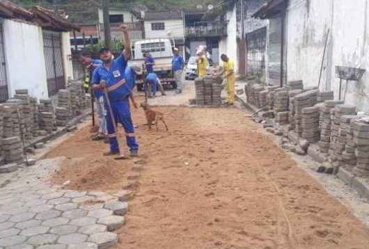 Prefeitura realiza reassentamento de bloquetes no Rio do Ouro