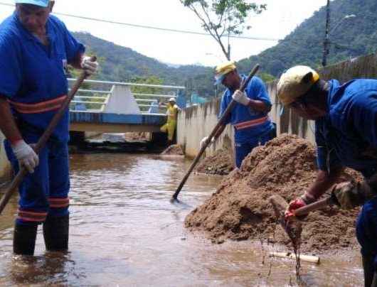 Prefeitura intensifica limpeza de galerias no Sumaré e Perequê-Mirim