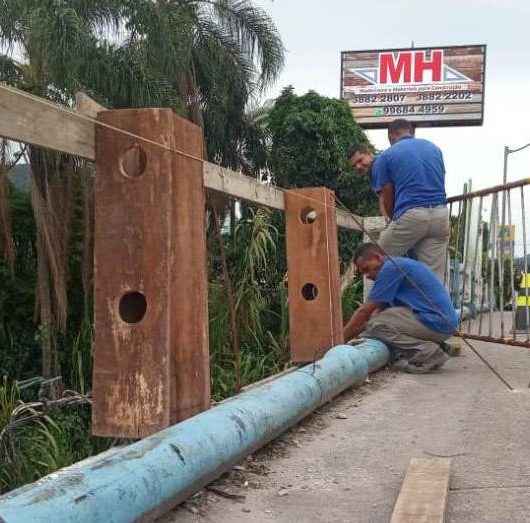 Ponte próxima à Casa de Saúde Stella Maris recebe manutenção