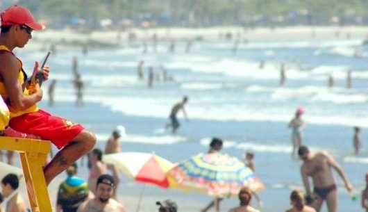 Feriado prolongado vai contar com Guardas-Vidas Temporários nas praias de Caraguatatuba