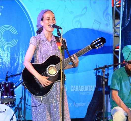 Praça Dr. Cândido Mota recebe tarde de premiações do 12º Festival Estudantil de Teatro de Caraguatatuba