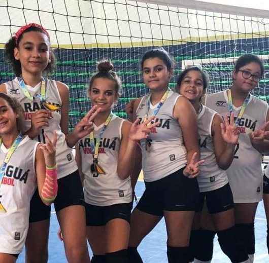Caraguatatuba vence em duas categorias no 2º Festival de Voleibol da Ilhabela