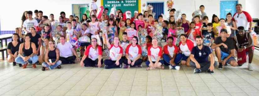 Natal do Amor: voluntários promovem festa para crianças e adolescentes de projeto social de Caraguatatuba