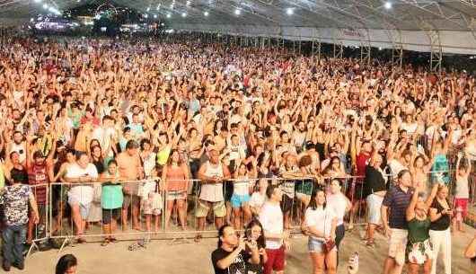 Banda Jammil abre Caraguatatuba Summer Festival e leva 15 mil pessoas à Praça da Cultura