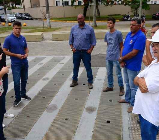 Equipes da Prefeitura de Caraguatatuba realizam vistoria no chafariz da Prainha, no bairro Martim de Sá