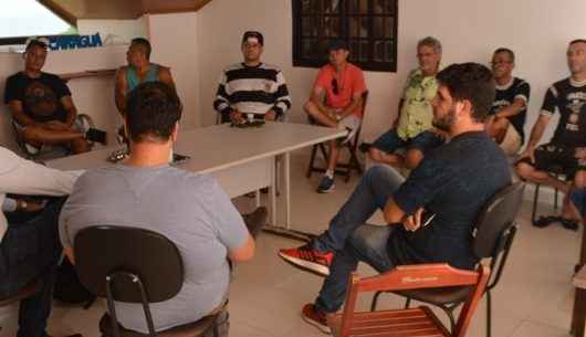Prefeitura promove reunião com representantes de blocos carnavalescos de Caraguatatuba