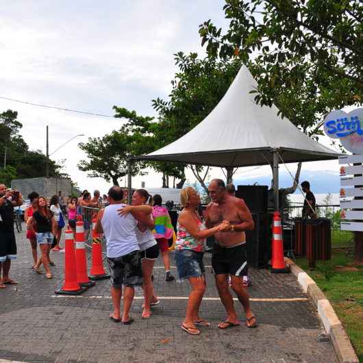 3ª edição do Projeto Por do Som começa nesta sexta (27) na Praia do Camaroeiro