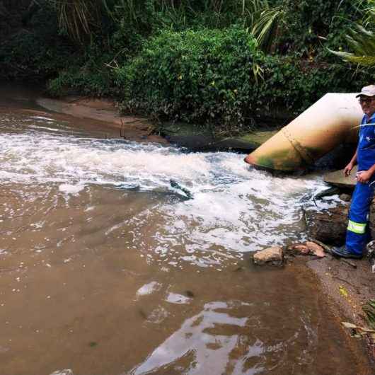 Prefeitura faz fiscalização e descarta lançamento de esgoto no Rio Cocanha