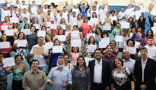 Cerca de 200 pessoas encerram os cursos do Fundo Social de Caraguatatuba