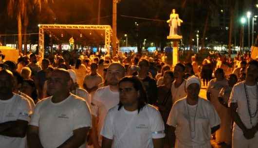 35ª Festa de Iemanjá reúne 5 mil pessoas em Caraguatatuba