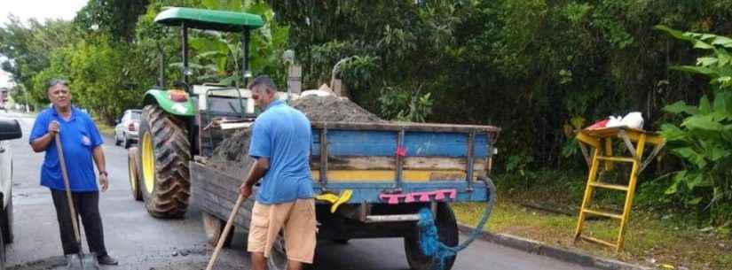 Operação Tapa-buracos utiliza material ecológico no bairro Travessão