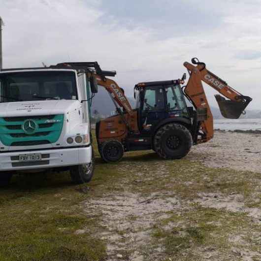 Prefeitura intensifica limpeza de costeiras e praias com Bota-fora