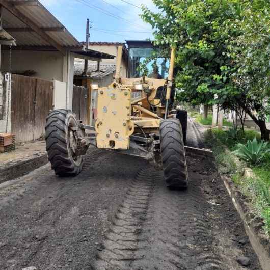 Fresado de asfalto é utilizado para nivelamento de ruas no Capricórnio