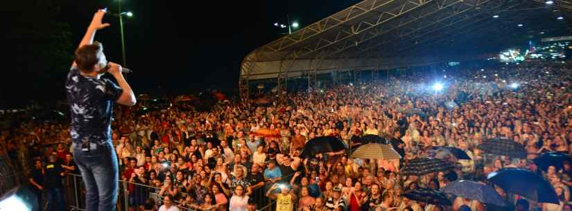 Caraguatatuba Summer Festival: Michel Teló agita público de 30 mil pessoas