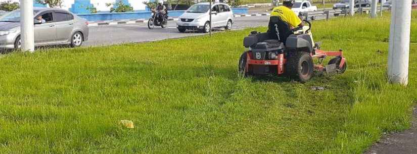 Prefeitura realiza limpeza e roçada de Norte a Sul da cidade