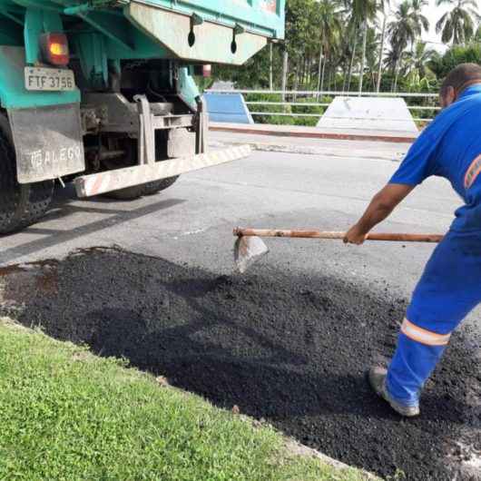 Prefeitura inicia Operação Tapa-buracos em diversos bairros de Caraguatatuba