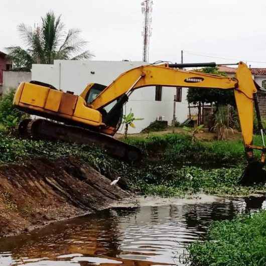 Vala no Perequê e Tarumãs recebe diversos trabalhos de prevenção contra enchentes