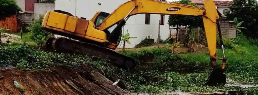 Vala no Perequê e Tarumãs recebe diversos trabalhos de prevenção contra enchentes