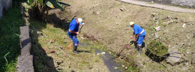 Prefeitura realiza serviços de limpeza no Rio da Paca nos bairros Tinga e Gaivotas