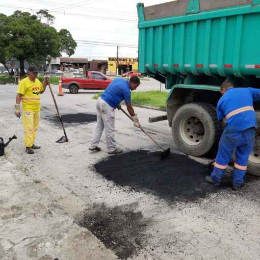 Operação Tapa-buracos chega ao Pontal Santamarina