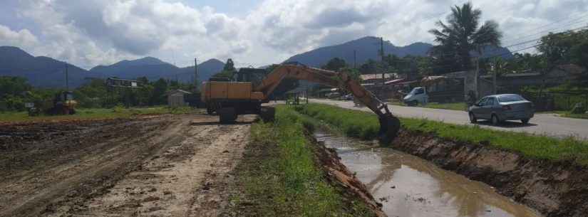 Prefeitura promove limpeza de valas no Pegorelli e Perequê-Mirim