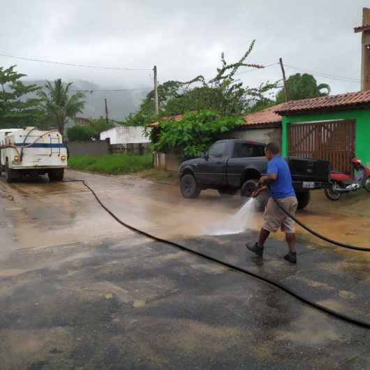 Prefeitura realiza força-tarefa de limpeza nos bairros Perequê-Mirim e Pegorelli