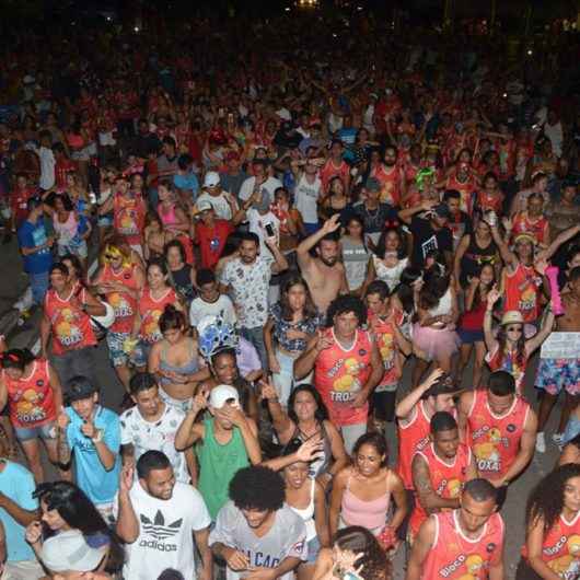 Bloco dos Troxas é a alegria do Carnaval no Porto Novo
