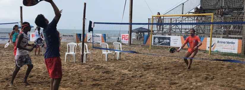 Cerca 70 atletas participam do Torneio de Beach Tennis em Caraguatatuba