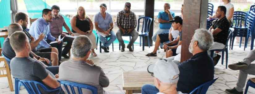 Prefeitura de Caraguatatuba se reúne com taxistas e motoristas de aplicativo para discutir regulamentações