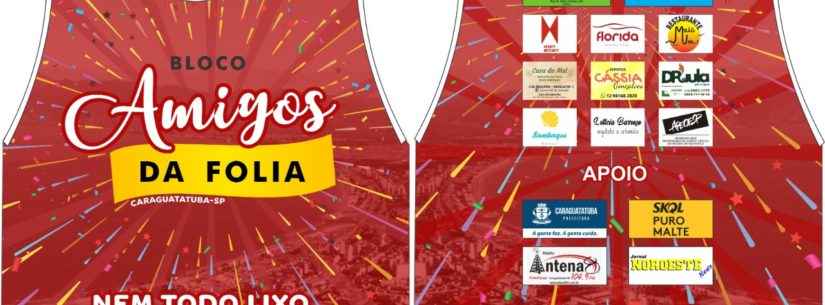 #PraCegoVer: Amigos da Folia anima o Carnaval 2020 no Centro de Caraguatatuba