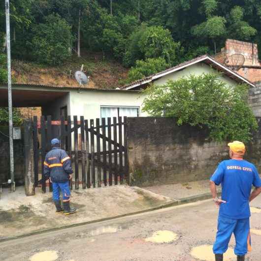 Defesa Civil de Caraguatatuba monitora áreas de risco devido às chuvas