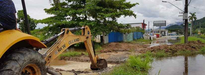 Prefeitura de Caraguatatuba realiza serviços emergenciais para escoamento do Rio Tabatinga