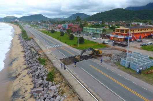 Prefeitura de Caraguatatuba inicia construção de canal contra enchentes no Massaguaçu Prefeitura de Caraguatatuba inicia construção de canal contra enchentes no Massaguaçu