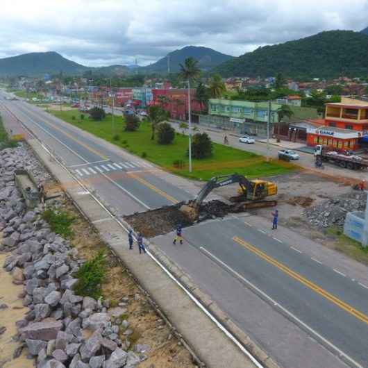 Prefeitura de Caraguatatuba inicia construção de canal contra enchentes no Massaguaçu