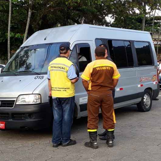 Na luta contra o Covid-19, Prefeitura suspende licenças para entrada de vans e ônibus de turismo em Caraguatatuba