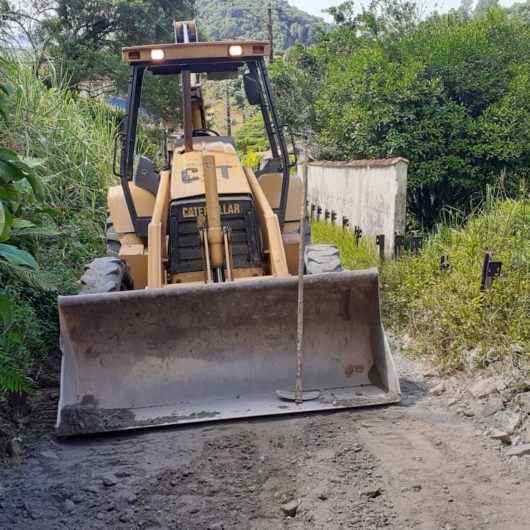 Covid-19: Prefeitura de Caraguatatuba mantém serviços essenciais de limpeza nas ruas