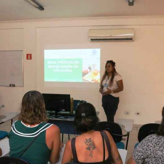 Moradores do Residencial Nova Caraguá II aprendem sobre Boas Práticas de Manipulação de Alimentos